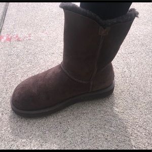 UGG BOOTS